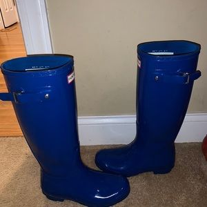 Royal blue hunter boots size 7. Great condition.